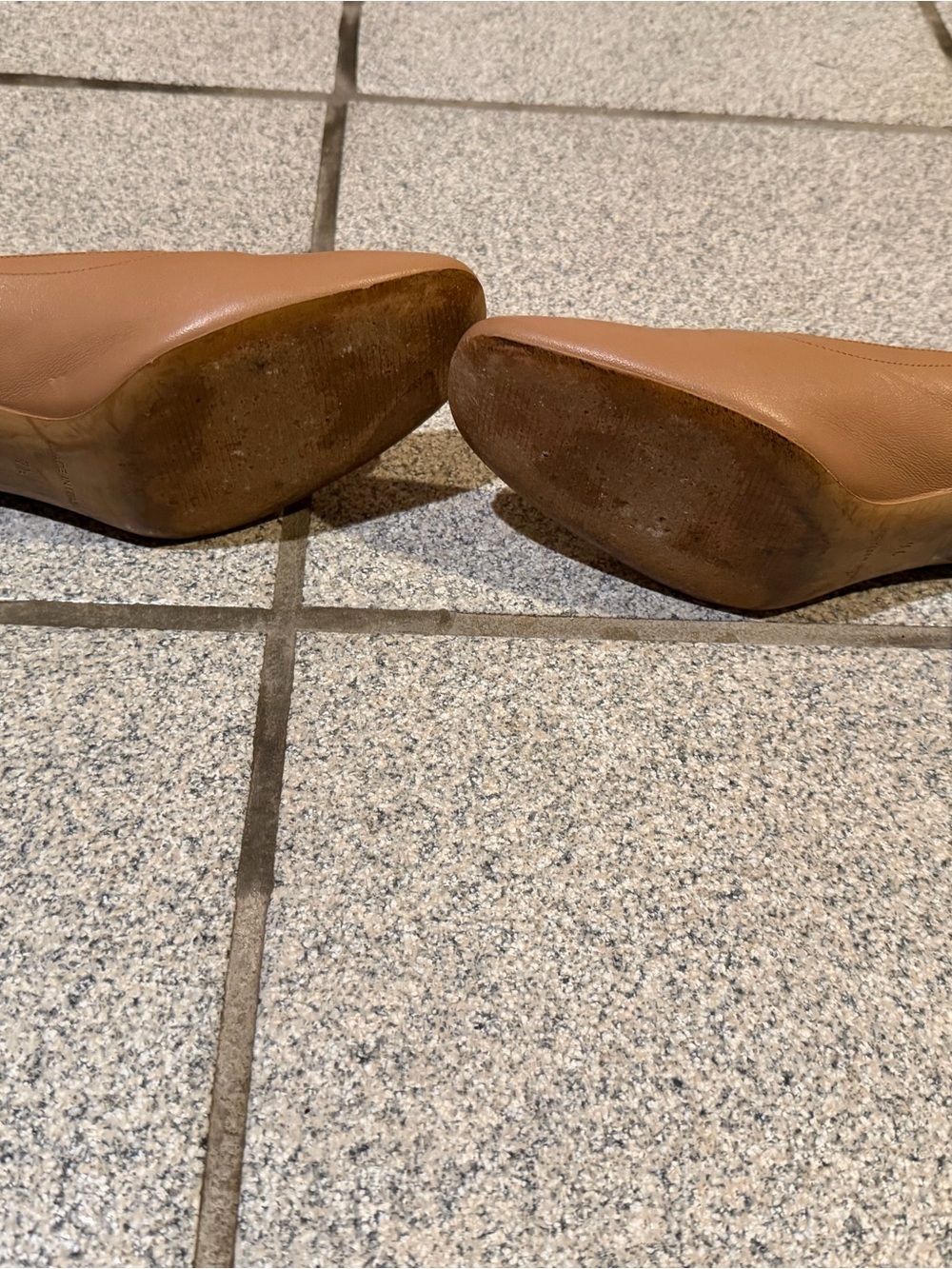Everlane Women’s Tan Leather Elastic-Back Pumps size 7.5 - Picture 3 of 5